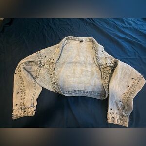 SHEIN Light Blue Studded Cropped Denim Jacket
